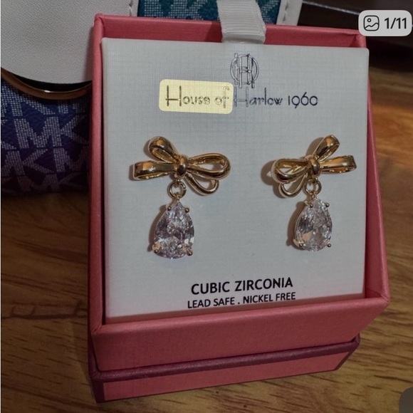 House of Harlow 1960 Gold Bow Earrings - Picture 4 of 5